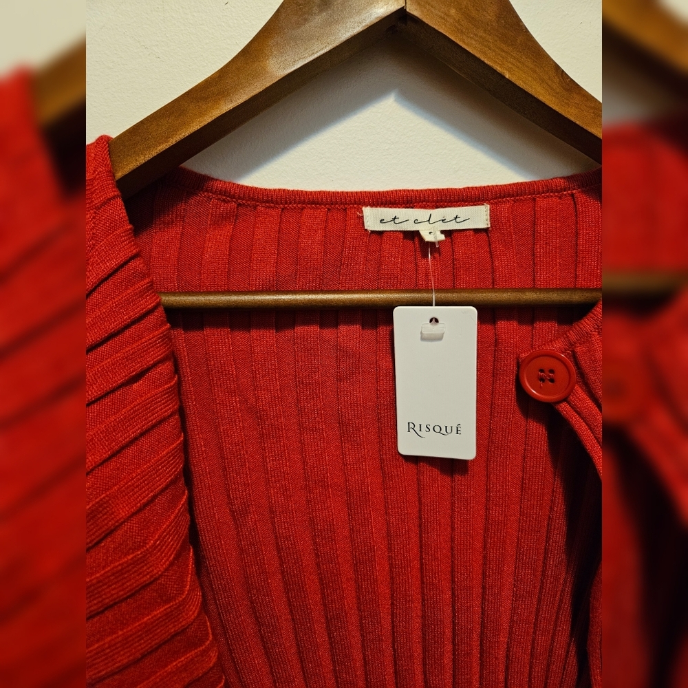 Cropped Red Ribbed Cardigan - Picture 4 of 7